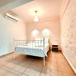 Tas Apartahotel *